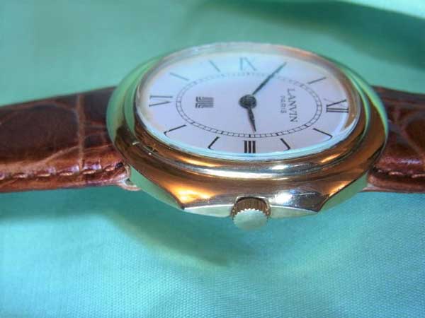 ランバン アンティークの手巻式 18ミリベルト パリの伝統 稀少なフォンテンメロン社製の樽型ムーブ搭載 カルティエを思わせるローマ数字の優雅な時計