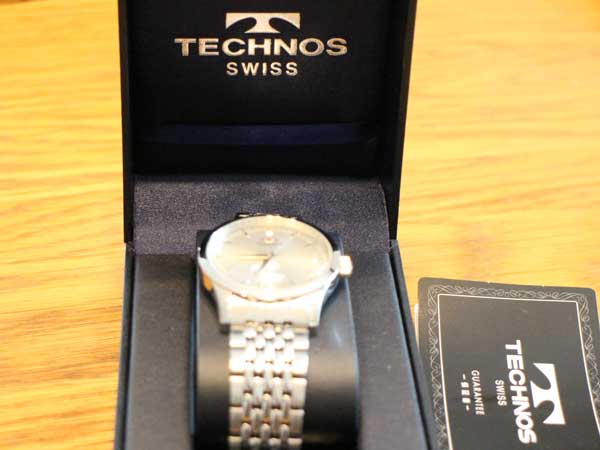 テクノス TECHNOS 手巻き 未使用 デッドストック時計 ギャランティー等付属品完備