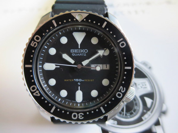 SEIKO ダイバーズウォッチ 7548-7000文字盤の色ブラック系