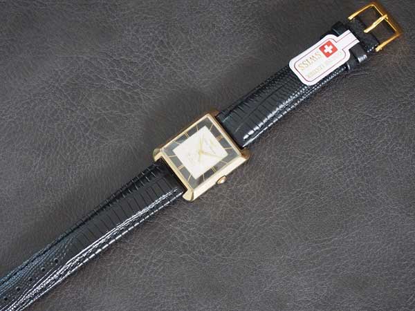 タカノ プレジション スーパー 角型 金色ケース 17石 新品ベルト付 幻の腕時計