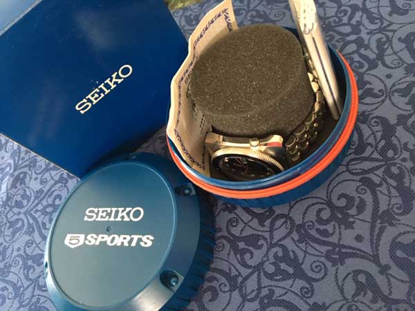 セイコー 5スポーツ ブルー文字盤 復刻版 自動巻き 未使用