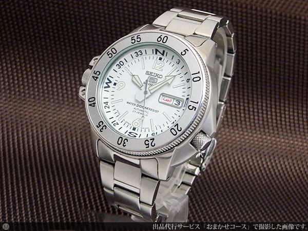SEIKO 5 セイコー ファイブ スポーツ ホワイト アトラス  腕時計