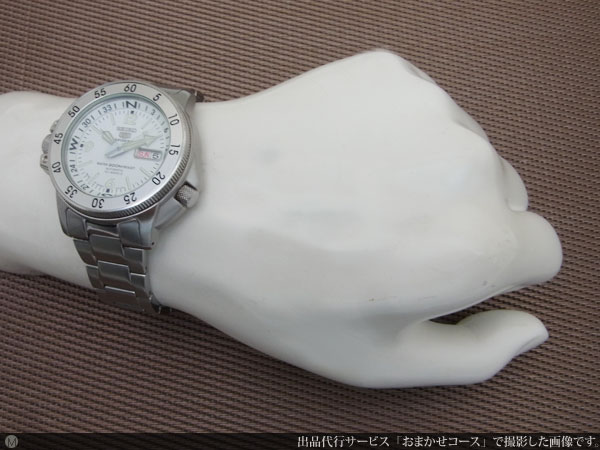 SEIKO 5 セイコー ファイブ スポーツ ホワイト アトラス  腕時計
