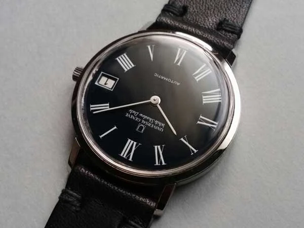 ユニバーサル・ジュネーブ White Shadow Date 黒文字盤 ローマンインデックス ラウンド 1970's 自動巻き 希少 美品 UNIVERSAL GENEVE