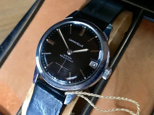 キャラベル by Bulova 未使用品 箱付き ブラックダイヤル スモールセコンド付き 1970年製 手巻き式 ビンテージウォッチ