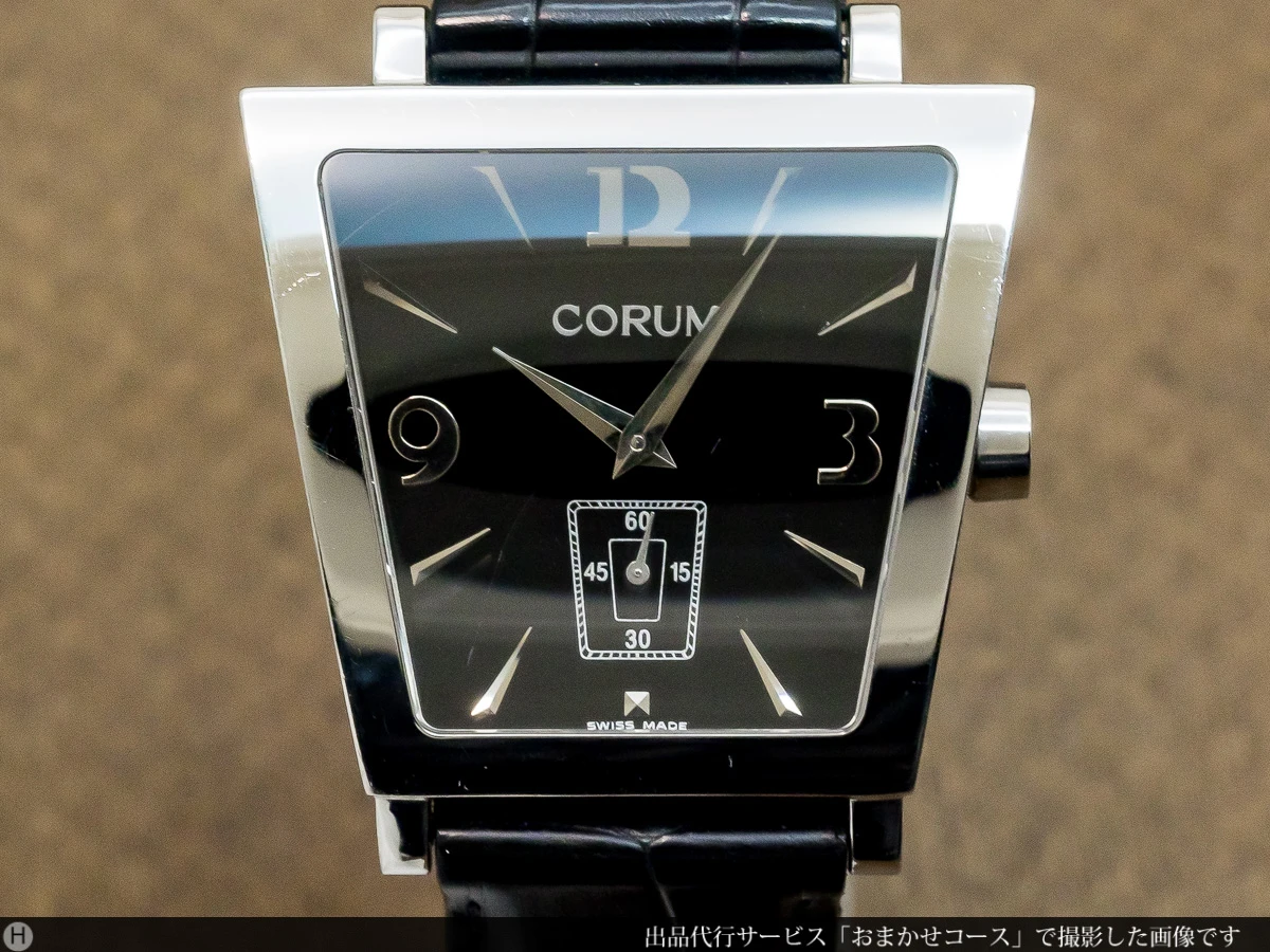 コルム トラピーズ クオーツ スモールセコンド スタイリッシュなメンズモデル 美品 CORUM