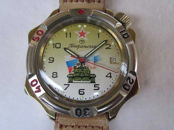 ボストーク VOSTOK 手巻き 旧ソ連 ロシア ミリタリー 戦車