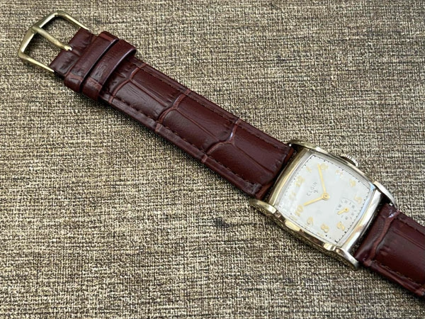 エルジン ELGIN USA製 14K GOLDFIELD 角型 Cal.683 トノーケース スモセコ レクタンギュラー