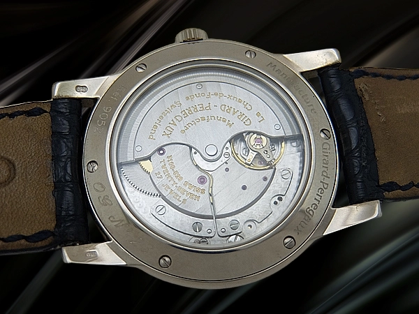 ジラールペルゴ クラシック Ref.9052 Cal.3100-528 重量47g 18KWG ホワイトゴールド　シルバーダイヤル シースルーバック 18KWG尾錠 ベルト仕様 オートマチック GIRARD-PERREGAUX [代行おまかせコース]
