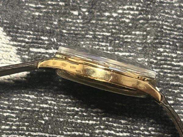 ユニバーサルジュネーブ メディココンパックス 金無垢18K イエローゴールド