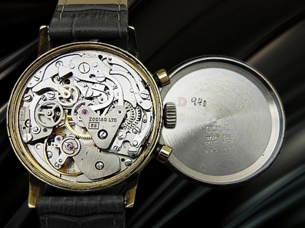 ゾディアック 2reg. クロノグラフ Ref.593.883 Cal.7734 16KGRP/SS シルバーダイヤル 手巻き Zodiac Vintage Chronograph [代行おまかせコース]