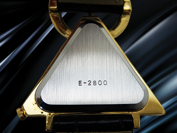 フリーメイソン フリーメーソン デザイン 秘密結社 GP/SS トライアングルウォッチ 三角ケース クオーツ BOX付属 2025年電池交換済 Freemasonry [代行おまかせコース]