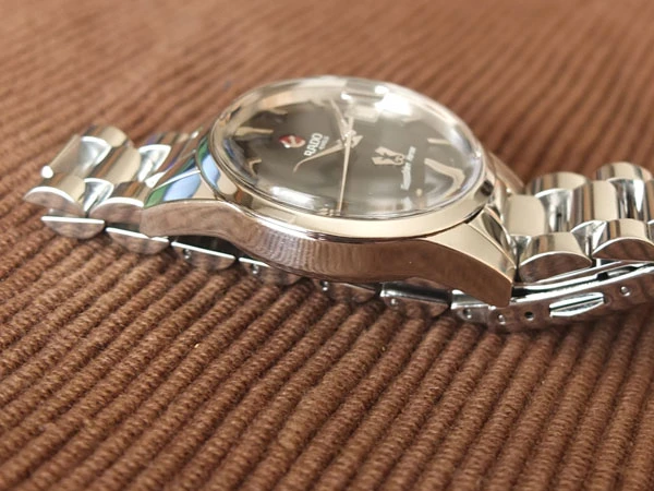 ラドー RADO ゴールデンホース Golden Horse 復刻版 黒文字盤 自動巻き オートマチック BOX付 美品