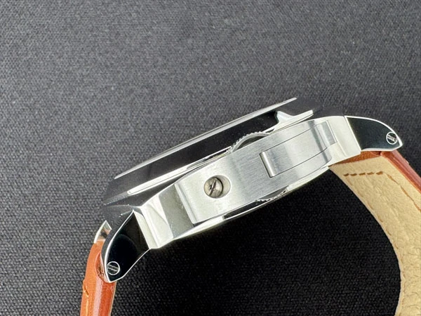 パネライ ルミノール マリーナ 未使用品 裏シール付き 保証書/クロノメーター証明書/冊子類/内外箱/ラバーベルト/工具/完備 300m防水 スクリューバック PAM00005 正規品 デッドストック PANERAI　