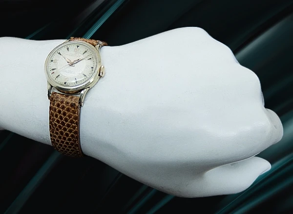 グリシン センターセコンド 17石 Cal.F465 重量18g 14K金無垢 ギョウシェダイヤル 社外ベルト装着 手巻き GLYCINE INCABLOC [代行おまかせコース]