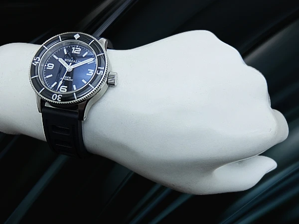 ボレアリス シーストーム 300m Cal.NH35A SS ブラックダイヤル ラバーストラップ装着 オートマチック 専用ケース付属 BOREALIS Sea Storm [代行おまかせコース]