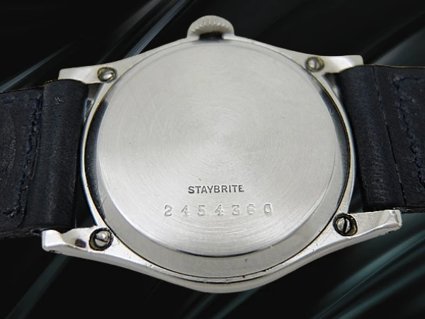 エテルナ スモールセコンド ステイブライト クラムシェルケース パティナダイヤル 社外製レザーストラップ装着 ミリタリースタイル 手巻き ETERNA [代行おまかせコース]