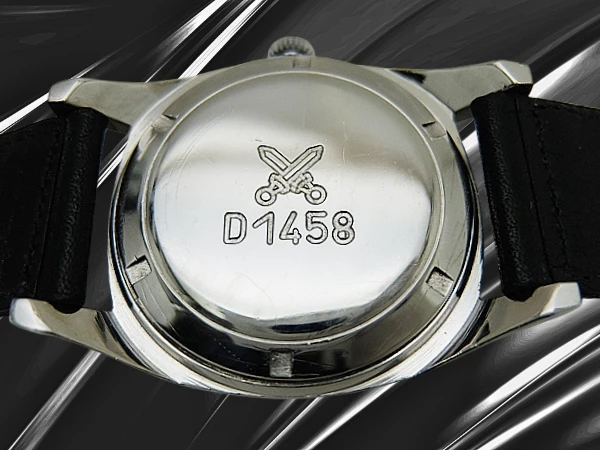 レマニア チェコスロバキア空軍 Ref.261 Cal.3050 SS 裏剣 ラージクッション ブラックダイヤル パイロット ミリタリーウォッチ 社外製レザー装着 手巻き LEMANIA Majetek Vojenské Správy [代行おまかせコース]