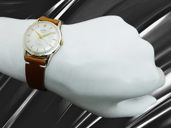 エニカ ウルトラソニック Ref.100/88CRS 21石 Cal.AR1010 GP/SS シルバーダイヤル 社外製レザー装着 手巻き ENICAR ULTRASONIC [代行おまかせコース]