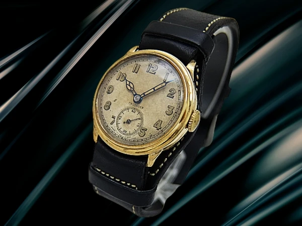 クルセーダー スモールセコンド 15石 重量19g 9K 金無垢 デニソン社製ケース  パティナダイヤル 背あて付き社外レザー装着 アンティーク 手巻き CRUSADER Dennison  [代行おまかせコース]