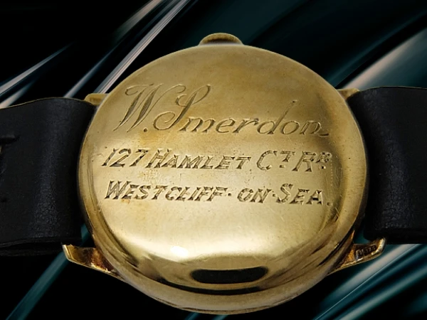 クルセーダー スモールセコンド 15石 重量19g 9K 金無垢 デニソン社製ケース  パティナダイヤル 背あて付き社外レザー装着 アンティーク 手巻き CRUSADER Dennison  [代行おまかせコース]