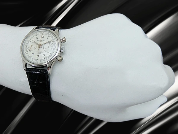 レマニア 105 クロノグラフ 17石 Ref.254 Cal.1270 メッキ/SS シルバーダイヤル 社外製ベルト装着 1P装飾石入りカスタムシルバーブレス重量66g付属 手巻き LEMANIA 105 Chronograph [代行おまかせコース]