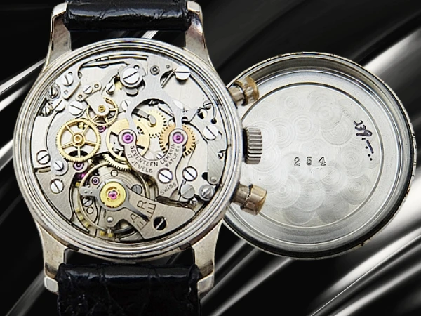 レマニア 105 クロノグラフ 17石 Ref.254 Cal.1270 メッキ/SS シルバーダイヤル 社外製ベルト装着 1P装飾石入りカスタムシルバーブレス重量66g付属 手巻き LEMANIA 105 Chronograph [代行おまかせコース]