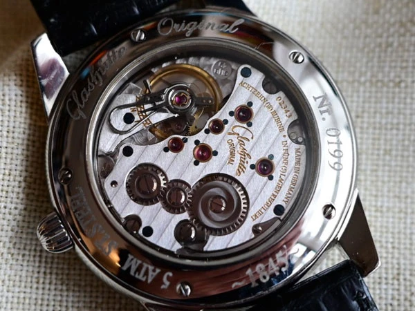 グラスヒュッテ オリジナル 手巻き 永久カレンダー ムーンフェイズ