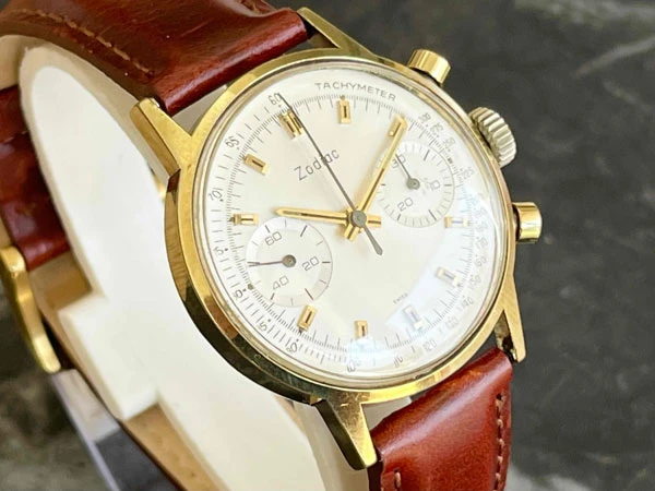 ゾディアック Zodiac 2reg. クロノグラフ シルバー文字盤 16KGEP バルジュー7734