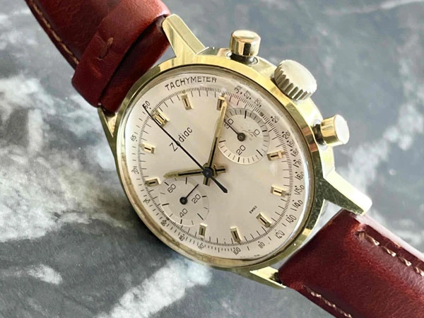 ゾディアック Zodiac 2reg. クロノグラフ シルバー文字盤 16KGEP バルジュー7734