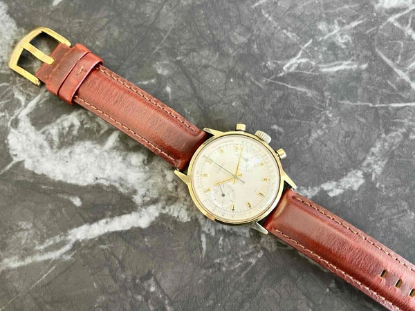 ゾディアック Zodiac 2reg. クロノグラフ シルバー文字盤 16KGEP バルジュー7734