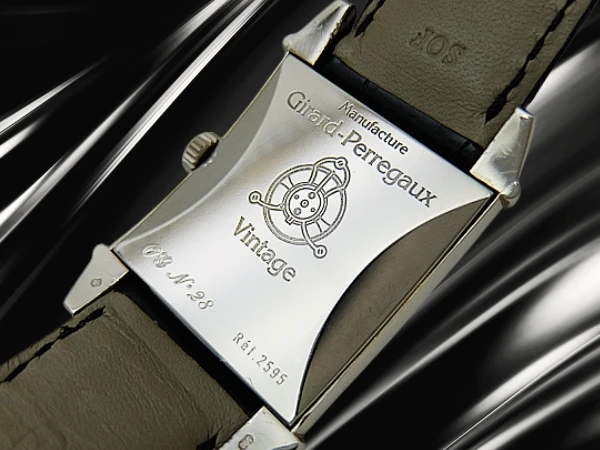ジラールペルゴ ヴィンテージ1945 Ref.2595 総重量50g 18KWG ホワイトゴールド レクタンギュラー シルバーダイヤル 18KWG尾錠 社外レザー装着 手巻き GPウッドボックス付属 GIRARD-PERREGAUX Vintage1945 [代行おまかせコース]