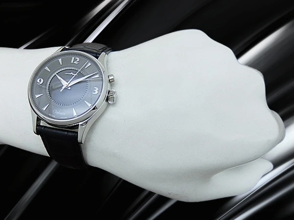 バルカン ゴールデン ヴォイス ロンド Ref.100117.088 SS ギョウシェダイヤル サイレントアラーム 自社製ムーブメント 専用ストラップ+Dバックル装着 手巻き BOX・購入店保証・取説付属 VULCAIN Golden Voice Rond cricket [代行おまかせコース]