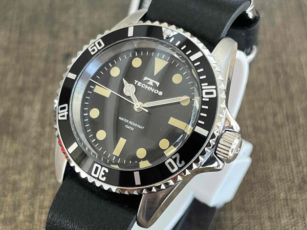 テクノス TECHNOS ダイバーズ ブラック文字盤 10気圧防水 未使用品