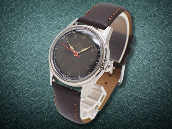 シニー ヴィンテージ 17石 SS ミリタリースタイル ブラック系文字盤 赤秒針 31mm 社外レザー装着 手巻き CINY [代行おまかせコース]