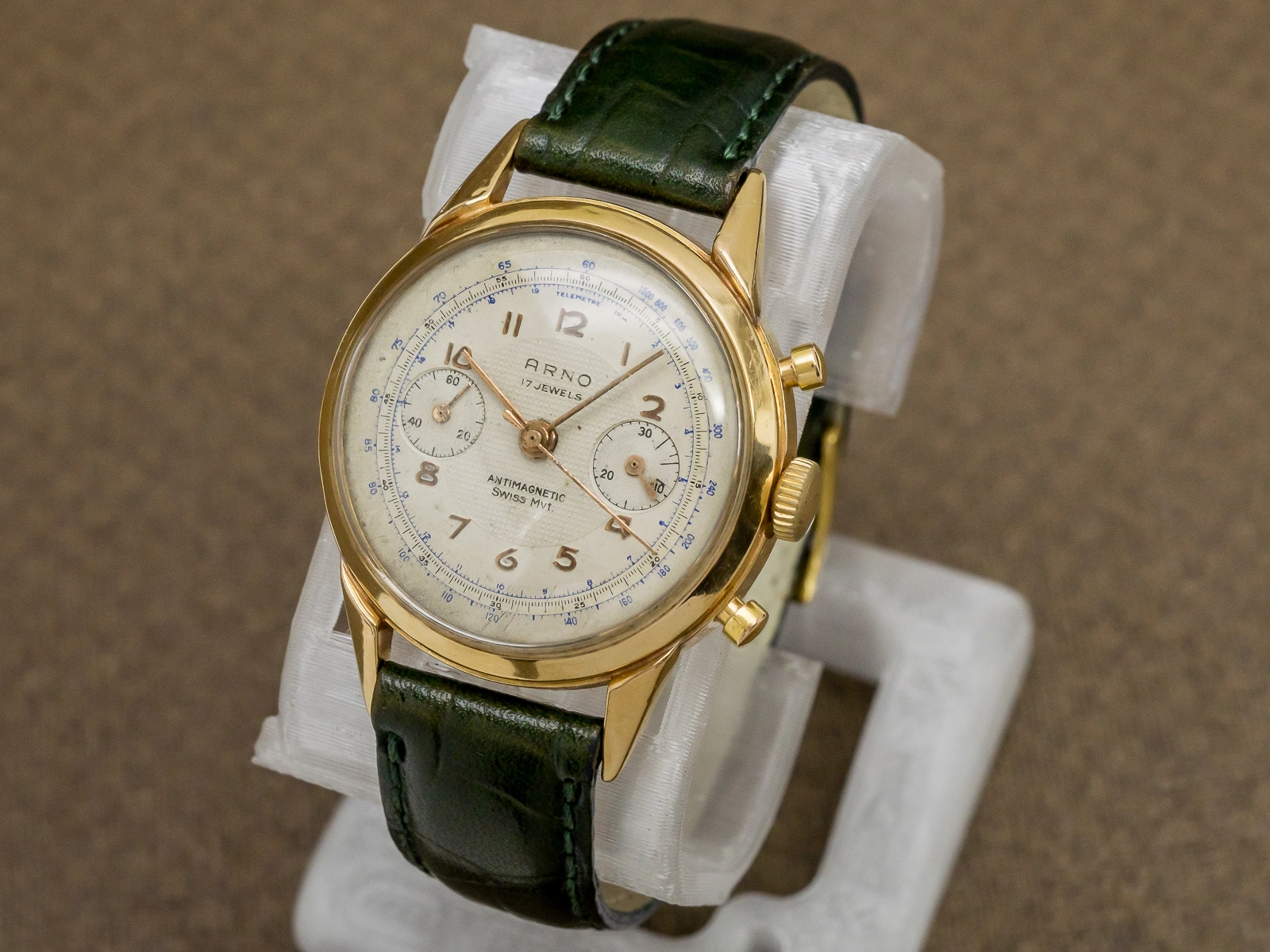 ARNO 2レジスター クロノグラフ 手巻き 17JEWELS  アイボリー ギョウシェダイヤル 18KYG 重量48g ANTIMAGNETIC SWISS MVt.  [ 代行おまかせコース ]