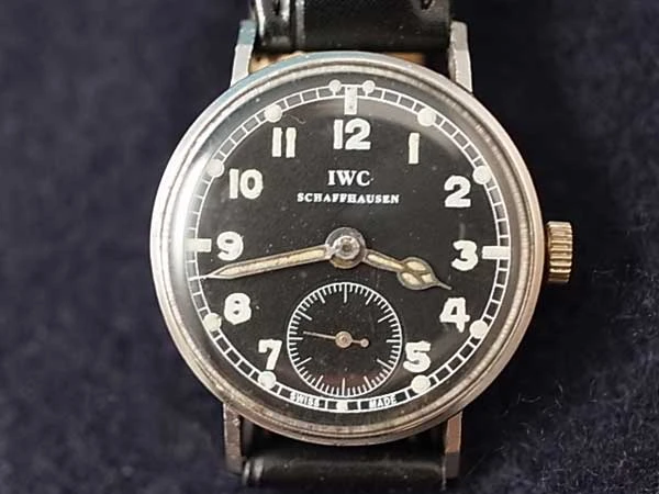 IWC Cal.83 手巻き ブラック文字盤 コブラ針