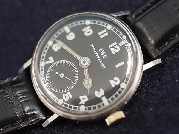 IWC Cal.83 手巻き ブラック文字盤 コブラ針