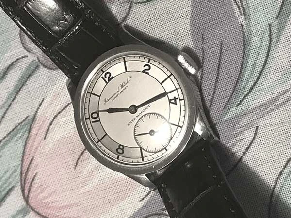 IWC インターナショナル 銘機Cal.83搭載 インターナショナル 2トーンセクターダイアル 手巻き スモールセコンド 3針