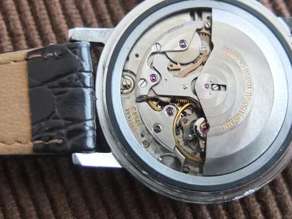 IWC オールドインター Ref. R804A SS Cal.8541 筆記体ロゴ 旧タイプお魚マークリューズ SS 自動巻き メッシュブレス付属