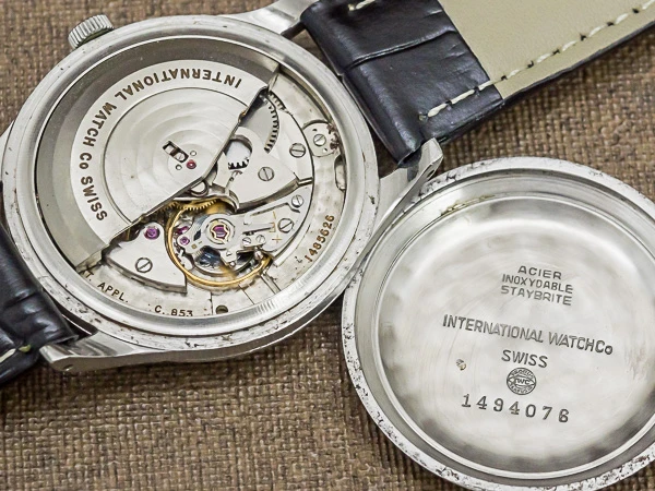 IWC オールドインター 筆記書体 ラウンド Cal.853 自動巻き アイボリーダイヤル アンティーク感のあるメンズウォッチ  [ 代行おまかせコース ]