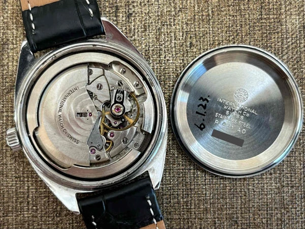 IWC ヨットクラブ Yacht Club ジェラルドジェンタデザイン ブラックミラーダイヤル Cal.8541 お魚リューズ