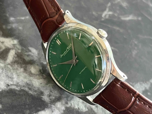 IWC International Watch Companyオールドインター グリーン文字盤 筆記体ロゴ Cal.852