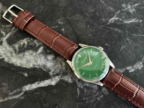 IWC International Watch Companyオールドインター グリーン文字盤 筆記体ロゴ Cal.852