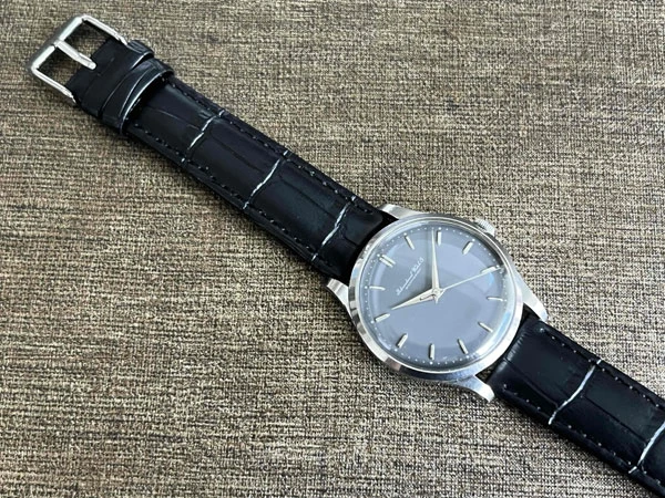 IWC オールドインター マットグレーダイヤル Cal.89 筆記体ロゴ 弾丸インデックス