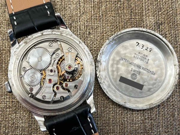 IWC オールドインター マットグレーダイヤル Cal.89 筆記体ロゴ 弾丸インデックス