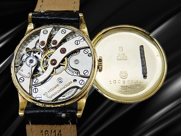 IWC オールドインター スモールセコンド Cal.83 重量23g 14KYG 金無垢 マットブラック 筆記体ロゴ 手巻き 2024年OH済 時計店修理保証書付属 INTERNATIONAL WATCH Co. [代行おまかせコース]