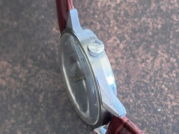 IWC オールドインター グレーダイヤル ギャランティー・ボックス付属 お魚リューズ Cal.89