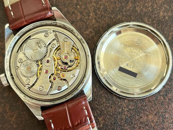 IWC オールドインター グレーダイヤル ギャランティー・ボックス付属 お魚リューズ Cal.89