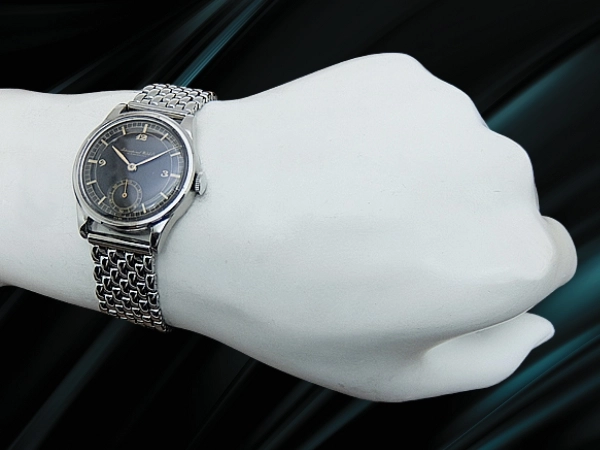 IWC オールドインター スモールセコンド Cal.83 SS スクリューバック マットブラック セクターダイヤル 筆記体ロゴ 社外製ジュビリーブレス 手巻き INTERNATIONAL WATCH Co. [代行おまかせコース]